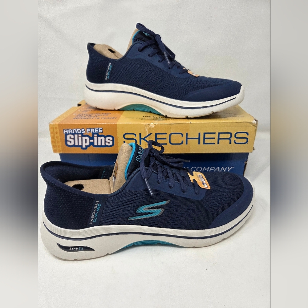 SKECHERS Performance Go Walk Arch Fit 2.0 Valencia Hands Free Slip-Ins Women's